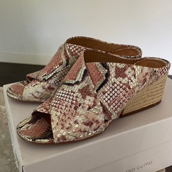 Corso Como Shoes - NWT corso como leather platinum pink snake slip on mules espadrille heel 6.5